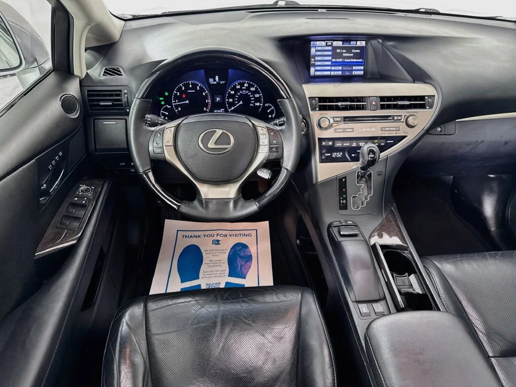 Used 2015 Silver Lexus 350 image 27