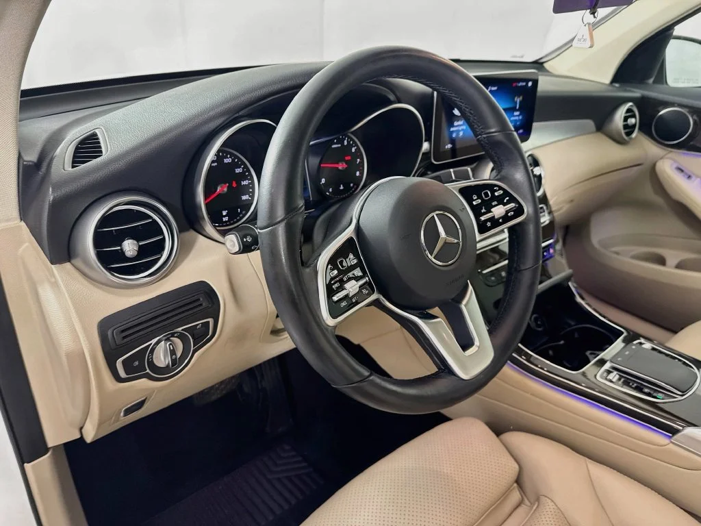 Used 2021 White Mercedes-Benz GLC 300 image 9