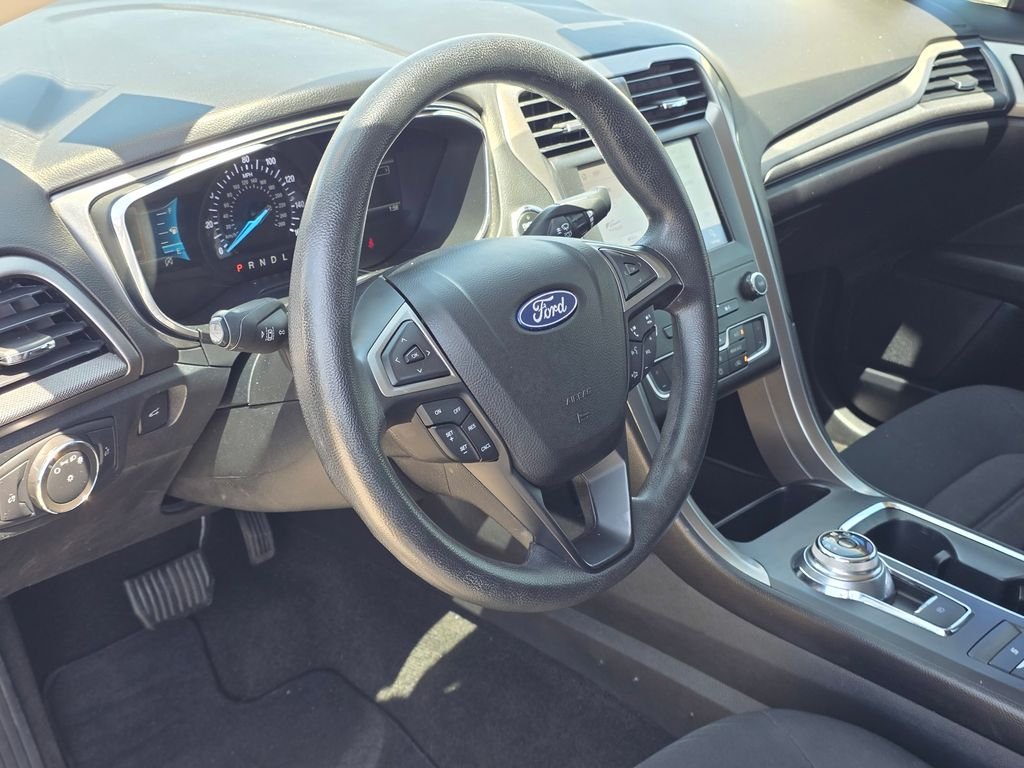 Used 2020 Black Ford SE image 12