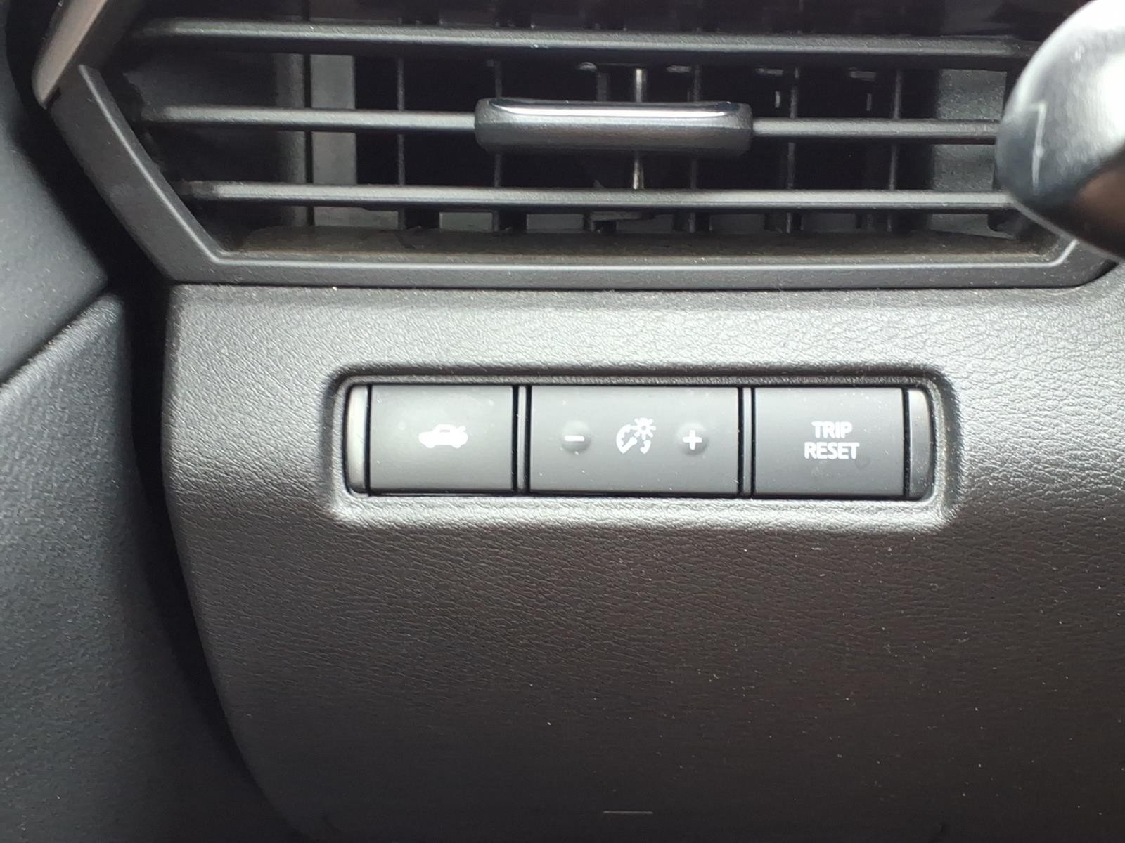 2023 Nissan Altima 2.5 SR White at G Motors