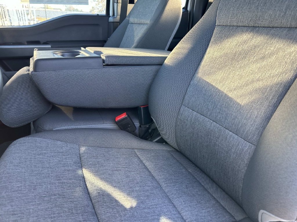 New 2027 Oxford White Ford F-350® XL image 17