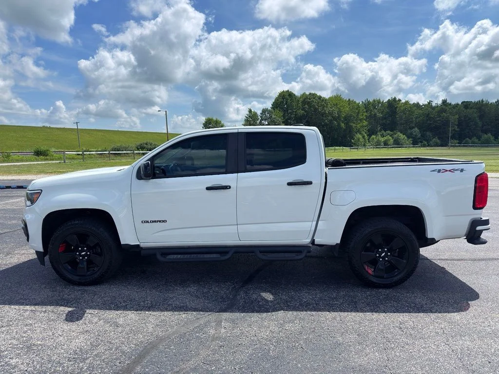 Used 2021 White Chevrolet LT image 20