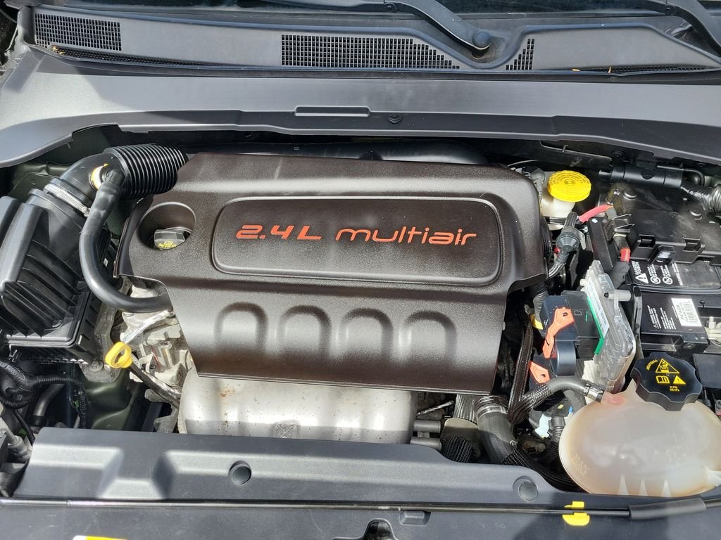 Used 2018 Green Jeep Latitude image 15