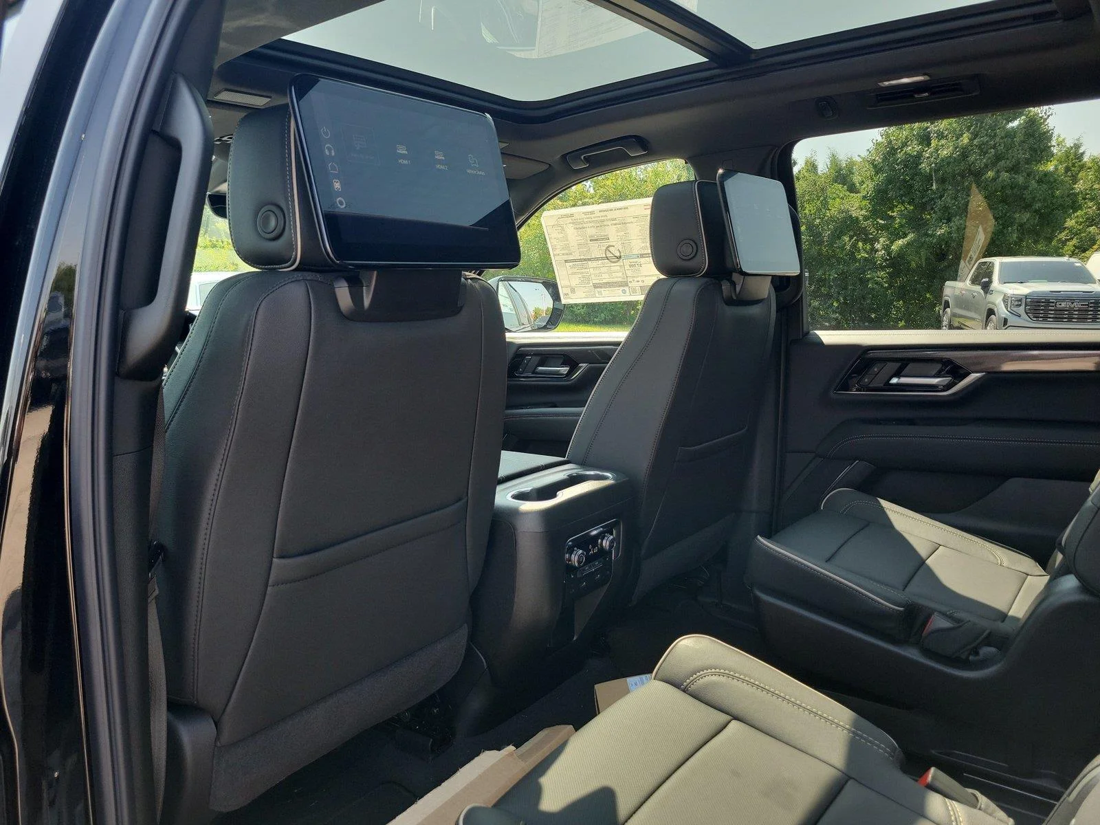 2026 GMC Yukon XL Elevation - Photo 14