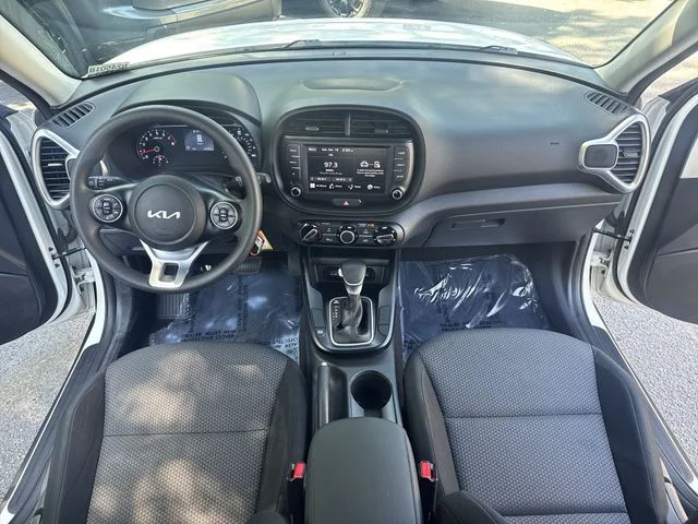 Used 2022 White Kia LX image 9