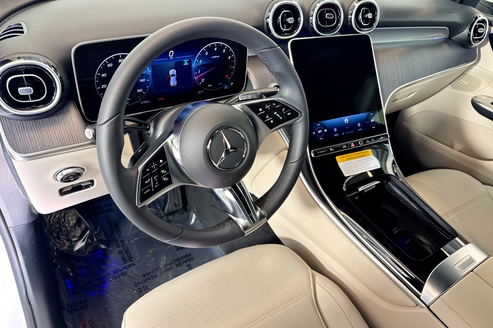 New 2026 Polar White Mercedes-Benz GLC 300 image 9