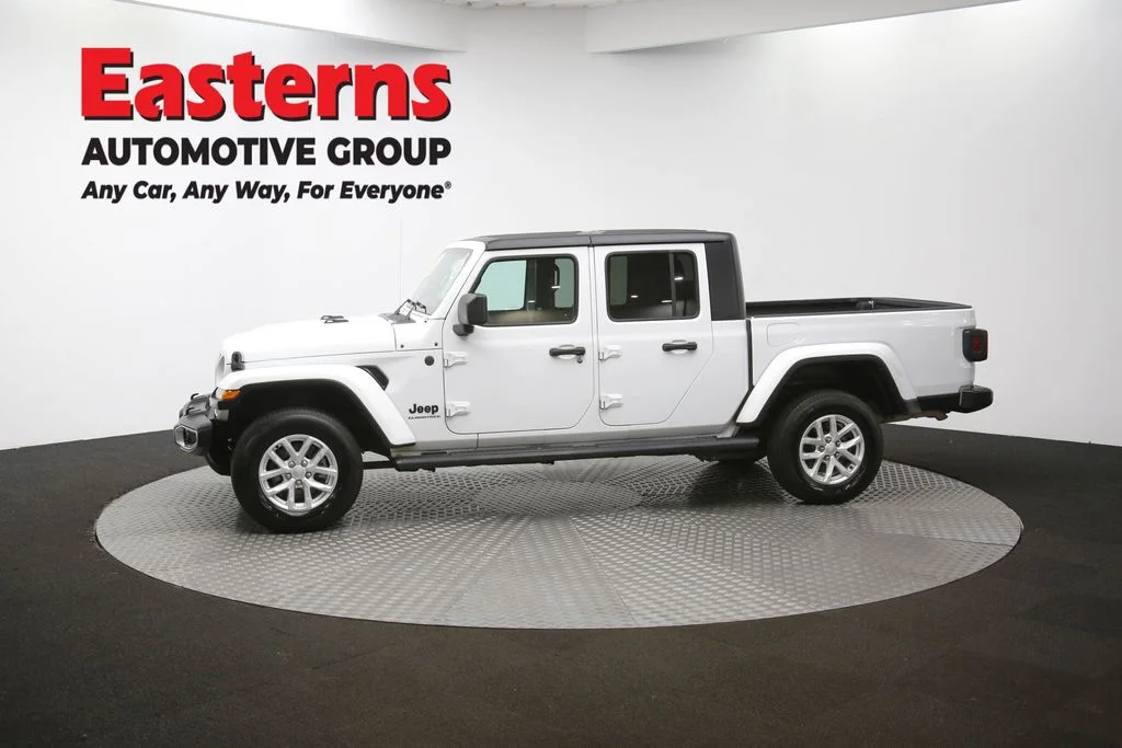 Used 2023 White Jeep Sport image 55