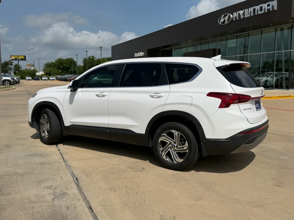 Used 2023 Serenity White Pearl Hyundai SE image 3