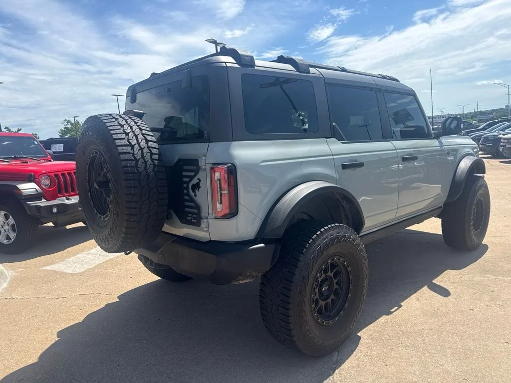 Used 2022 Green Ford Wildtrak image 3
