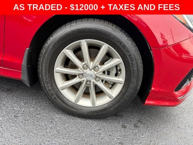 Used 2019 Red Hyundai SE image 8