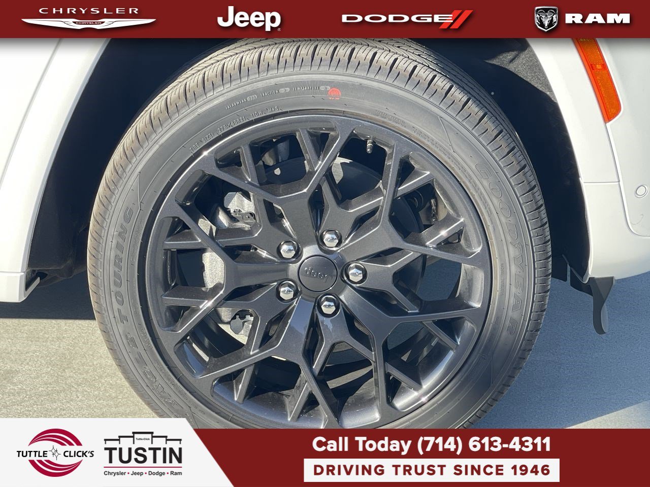 New 2026 Bright White Clear-Coat Exterior Paint Jeep Summit image 10