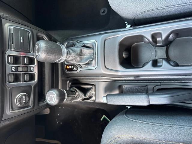 New 2026 Goldilocks Exterior Paint Jeep Sport S image 21