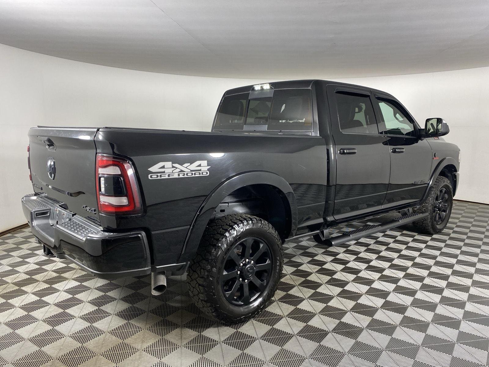 Used 2021 Diamond Black Crystal Pearlcoat Ram Laramie image 7