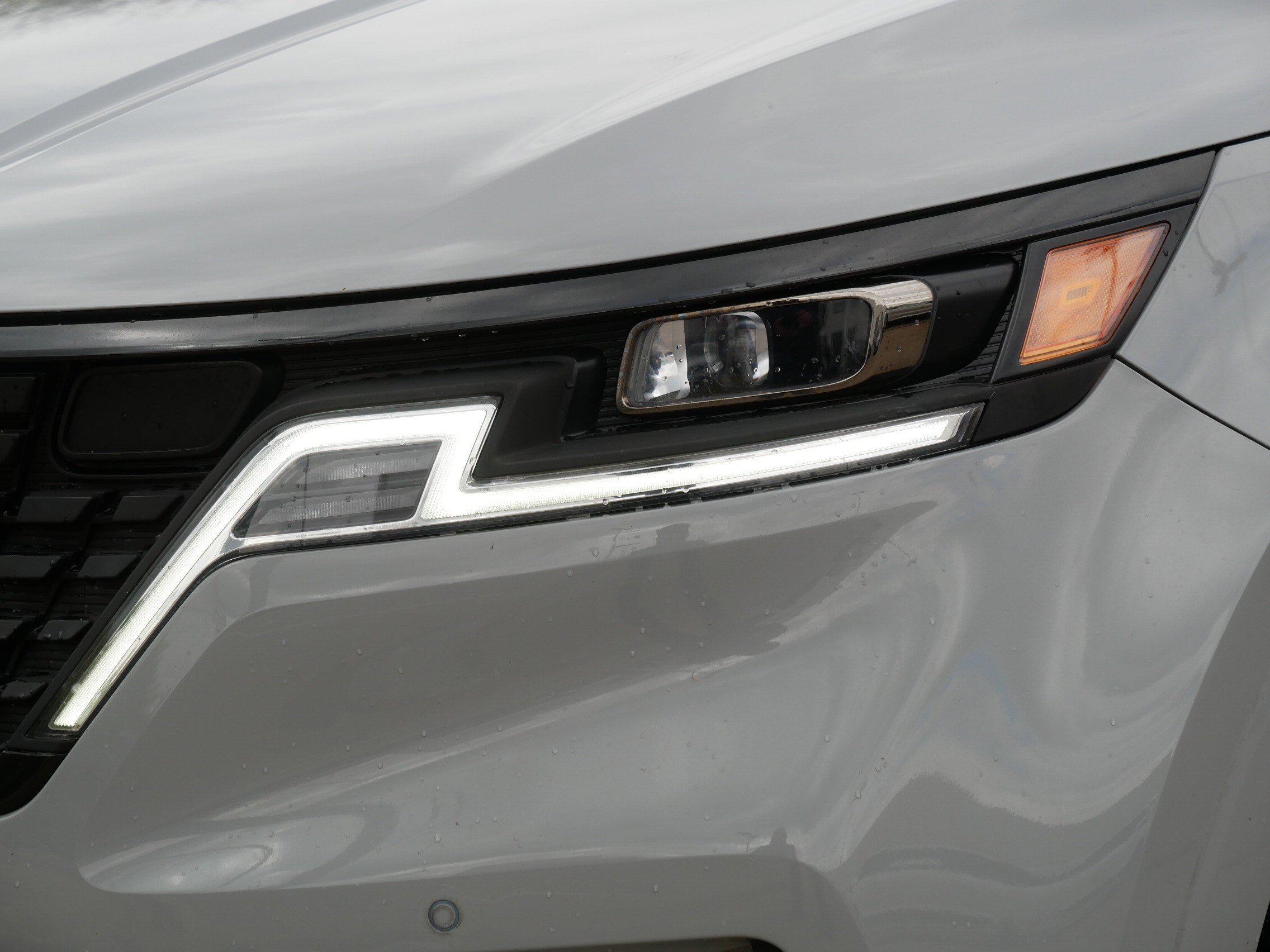 Certified Used 2022 Ceramic Silver Kia SX Prestige image 16