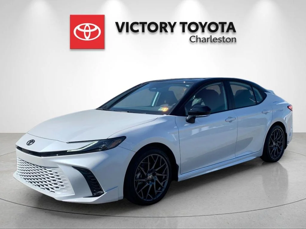 2026 Toyota Camry XSE Hybrid's photo