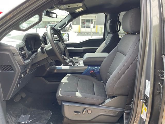 New 2026 CARBONIZED GRAY Ford XLT image 13