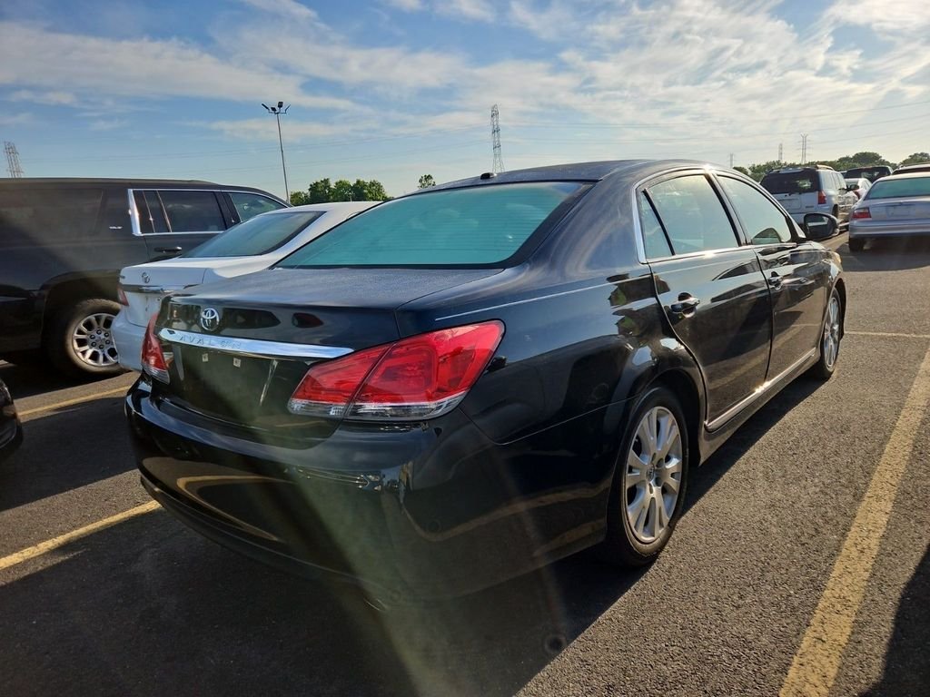 Used 2012 Black Toyota Base image 4