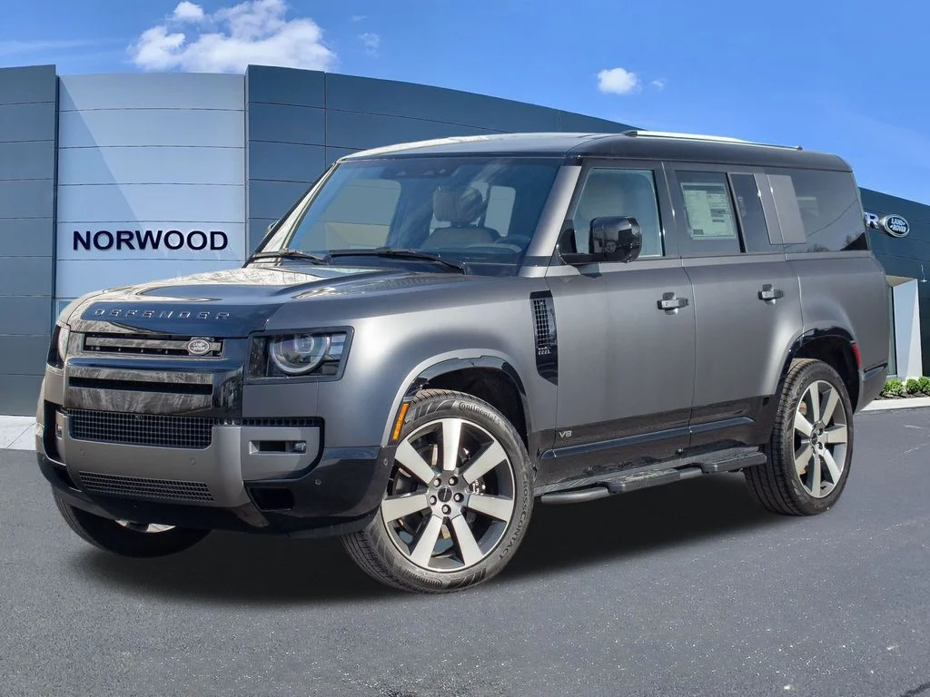 2026 Land Rover Defender 130 V8 P500's photo