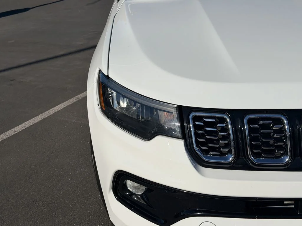 Used 2024 Bright White Clearcoat Jeep Limited image 5