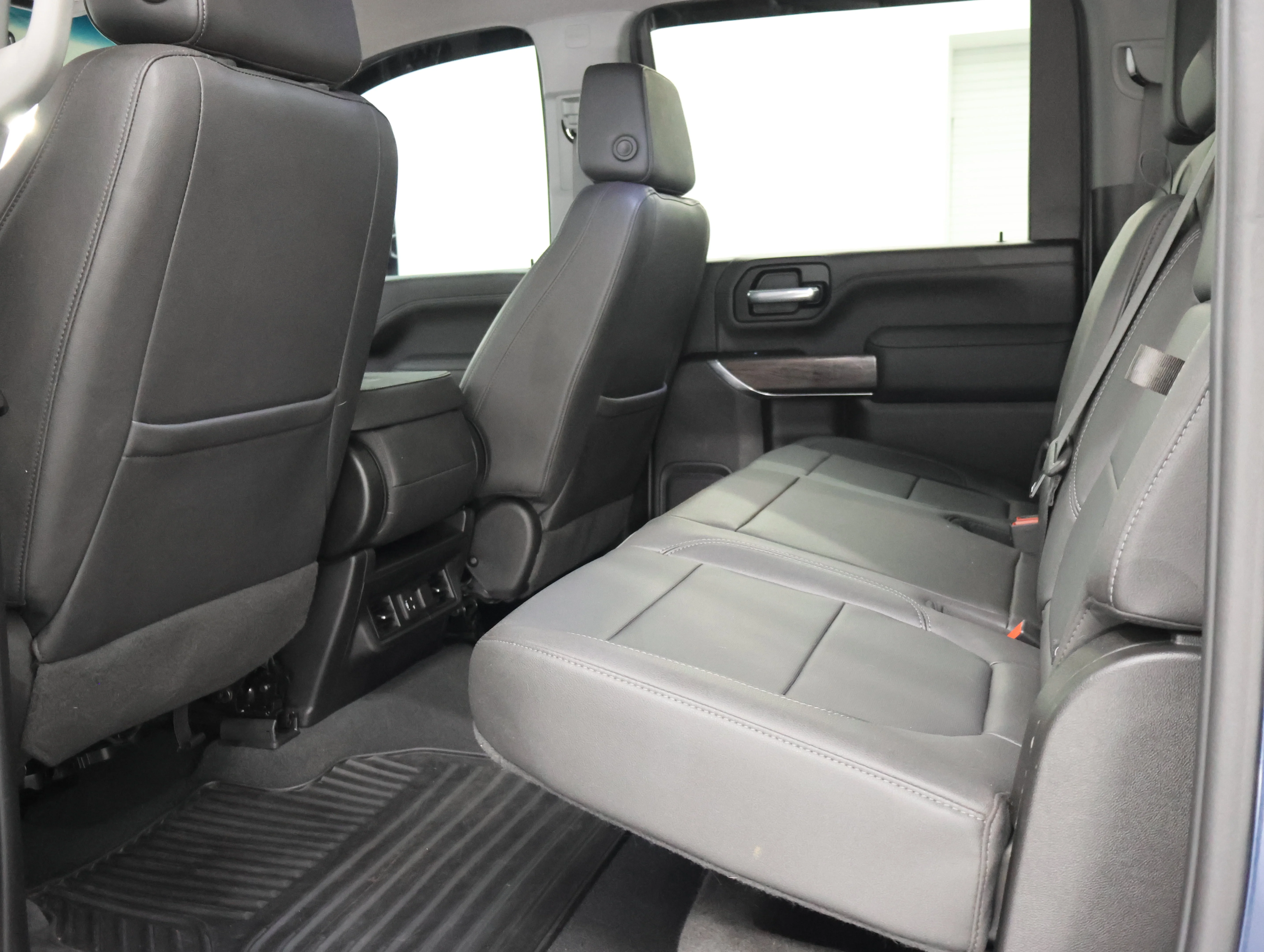 Used 2023 Northsky Blue Metallic Chevrolet LTZ image 8