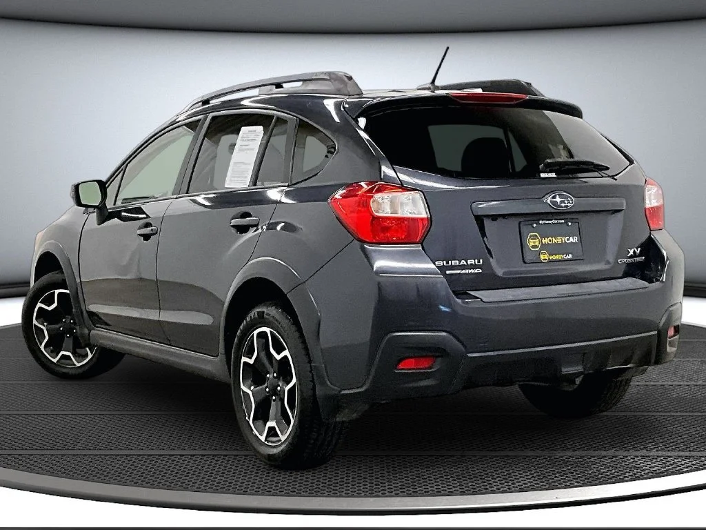 Used 2015 Gray Subaru 2.0i Limited image 4