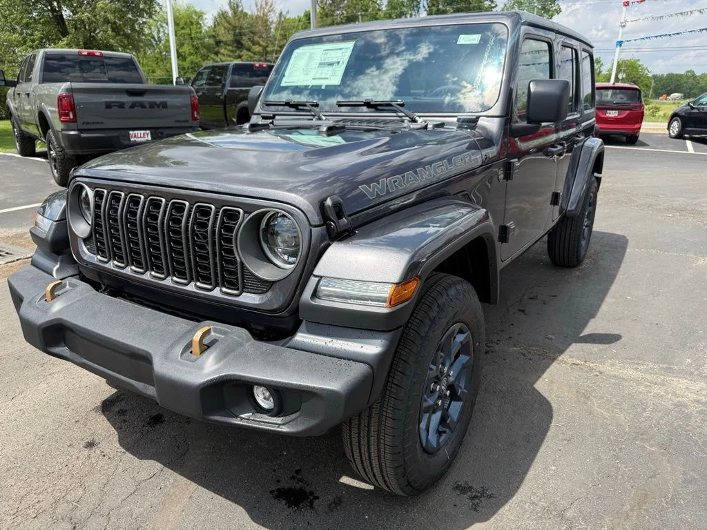 New 2026 Granite Crystal Metallic Clear-Coat Exterior Paint Jeep 85th Anniversary Edition image 7