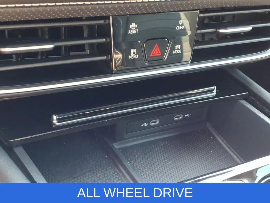 Used 2024  Volkswagen 2.0T SEL image 6