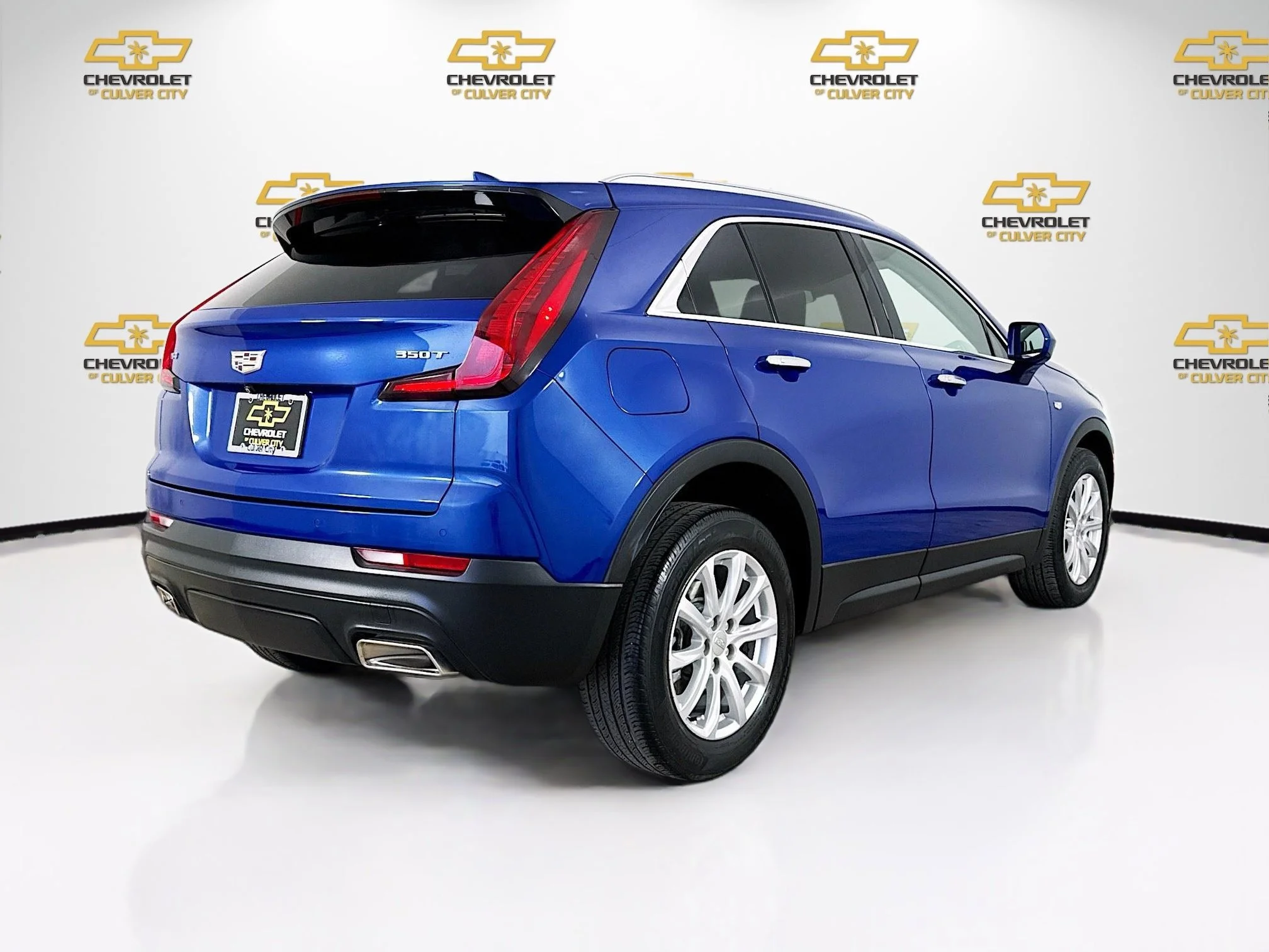 Used 2021 WAVE METALLIC Cadillac FWD Luxury image 8