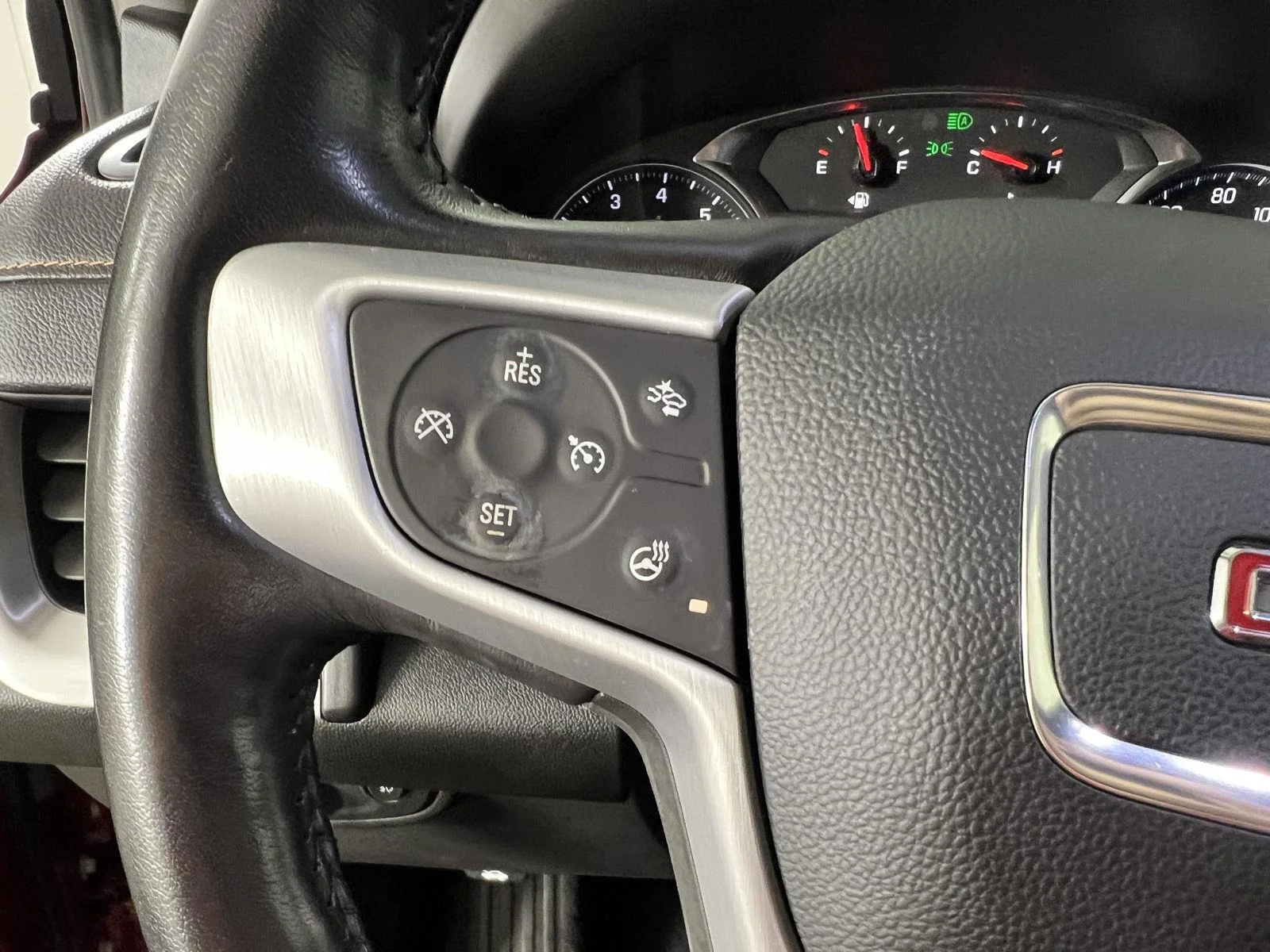 Used 2020 RED QUARTZ TINTCOAT GMC SLT image 23