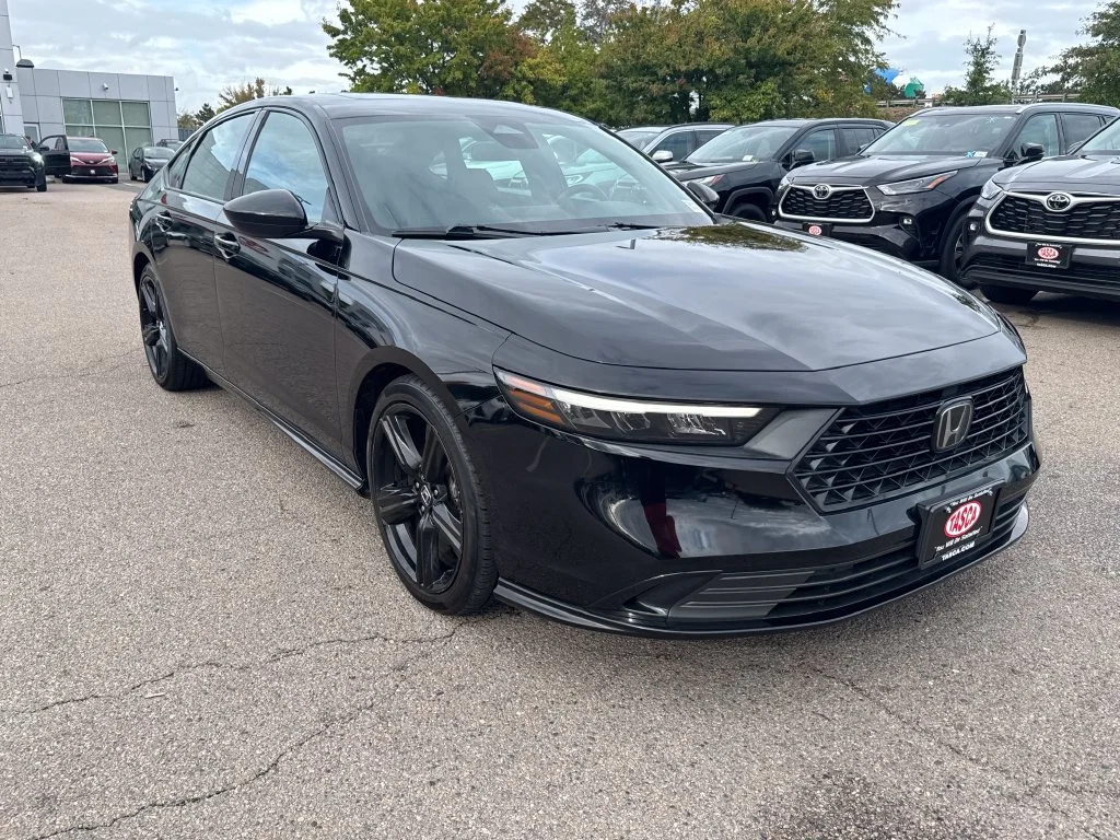 Used 2023 Black Honda Sport-L image 10