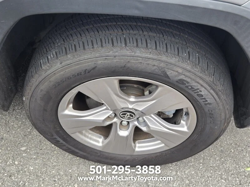 Used 2022 Silver Sky Metallic TOYOTA XLE image 10