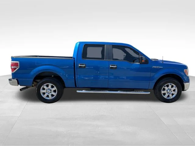 Used 2014 Blue Ford XLT image 8