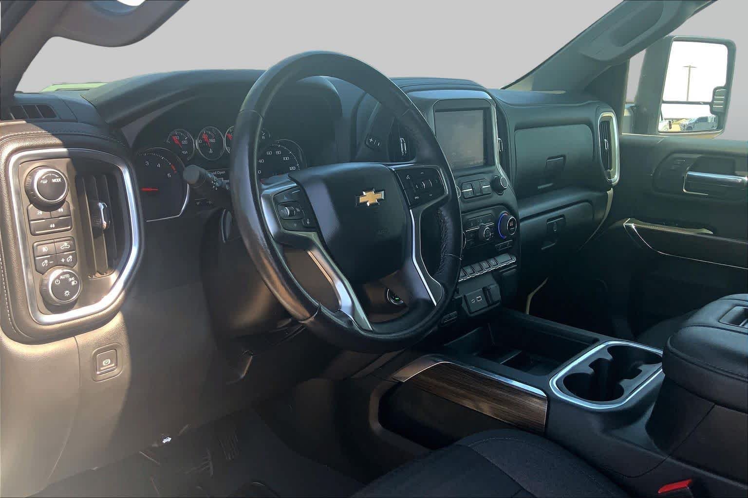 Used 2022 Summit White Chevrolet LT image 18