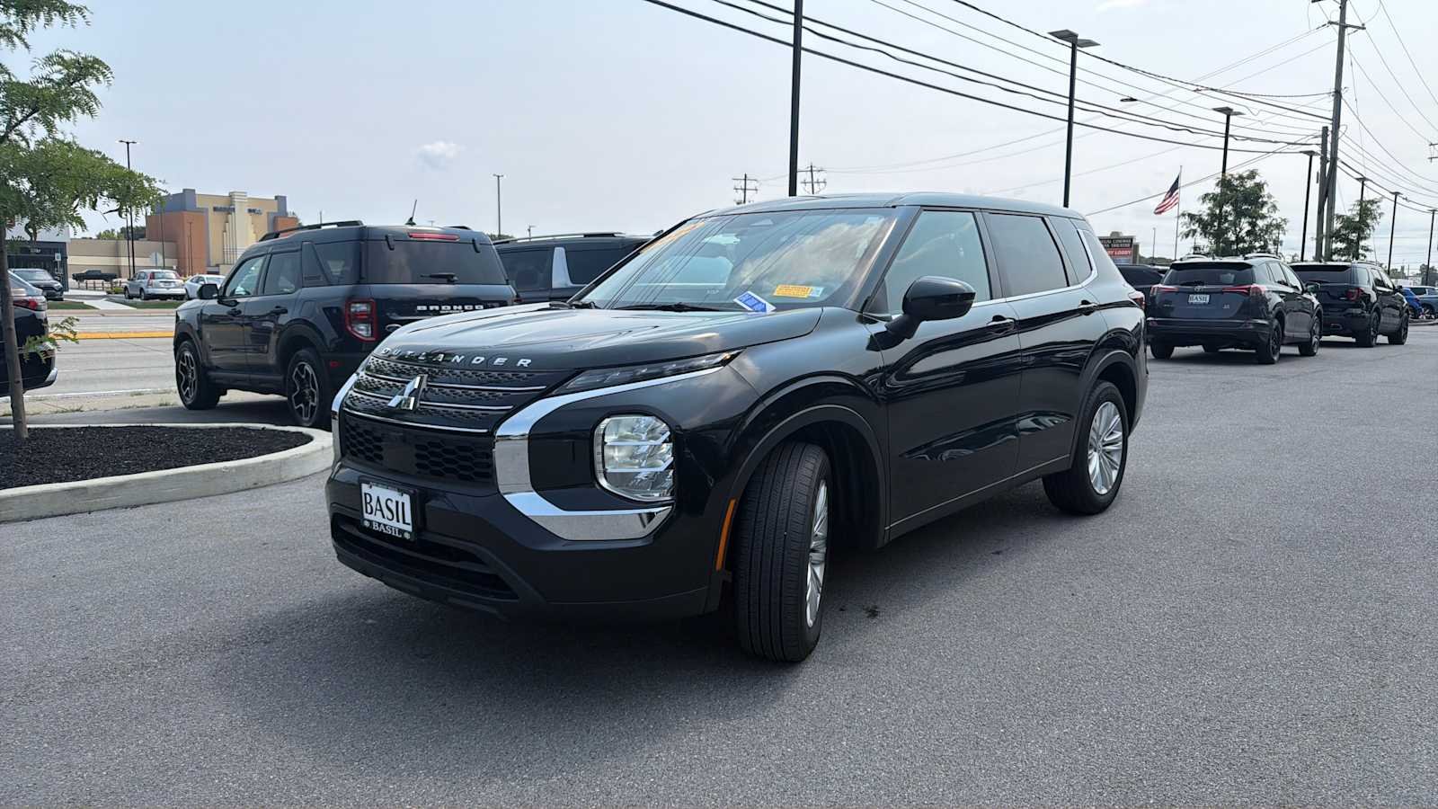 Used 2024 Black Diamond Mitsubishi ES image 3