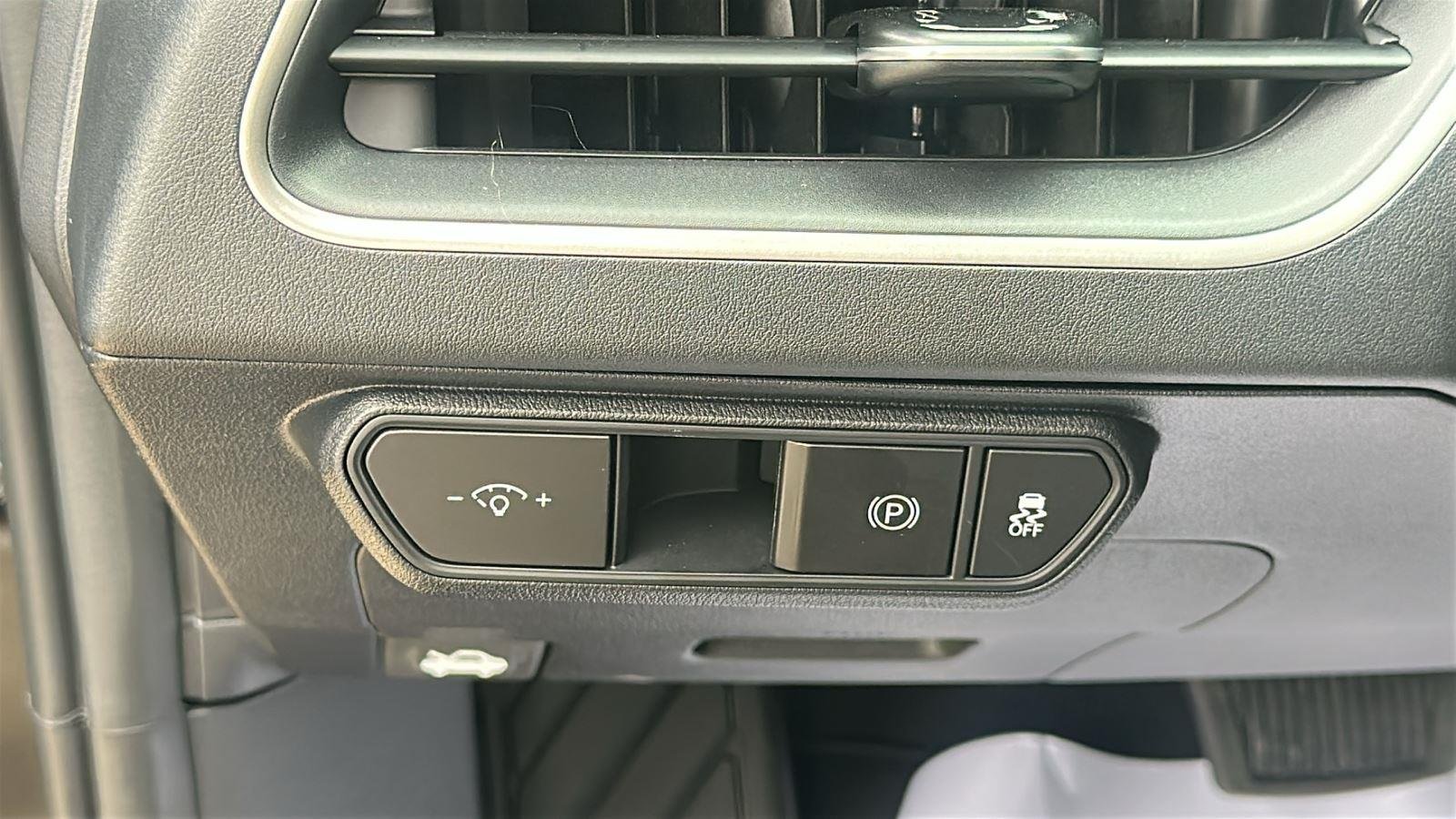 Used 2025 Aurora Black Pearl Kia LXS image 13