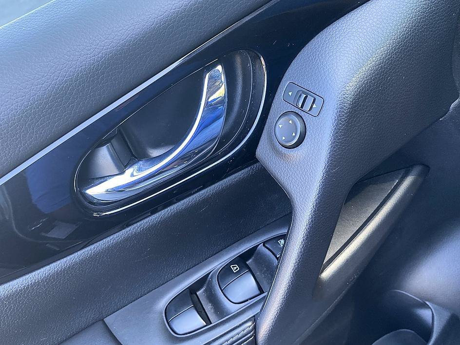 Used 2019 Gun Metallic Nissan SV image 10