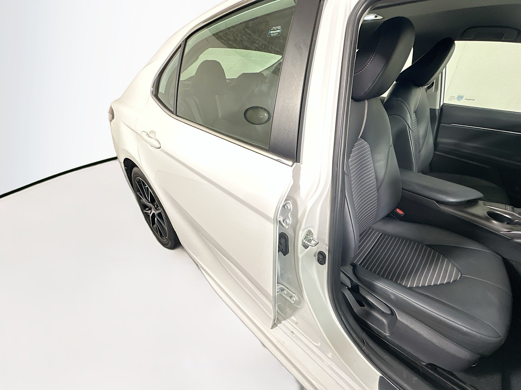 Used 2024 Ice Toyota SE image 28