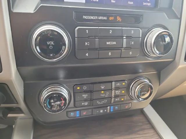 Used 2020 Black Ford Lariat image 26