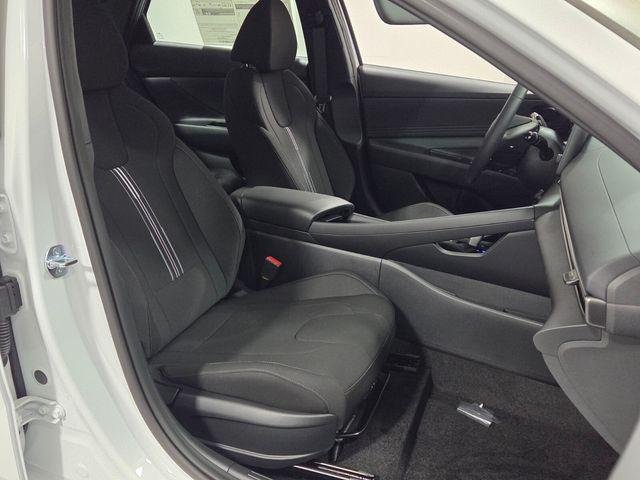 New 2026 White Hyundai SEL Sport Premium image 15