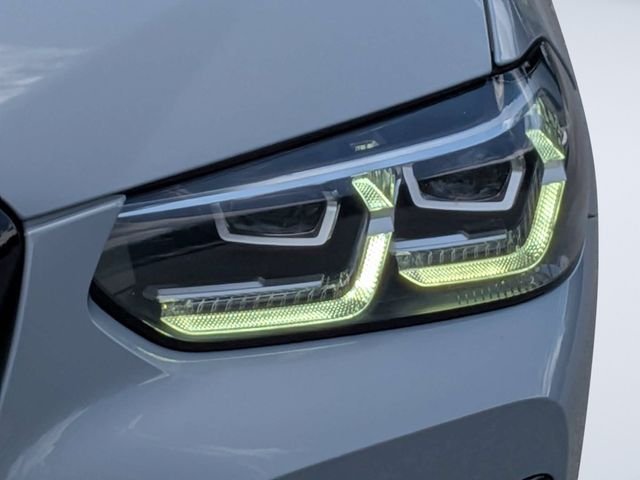 Used 2022 Gray BMW xDrive30i image 9
