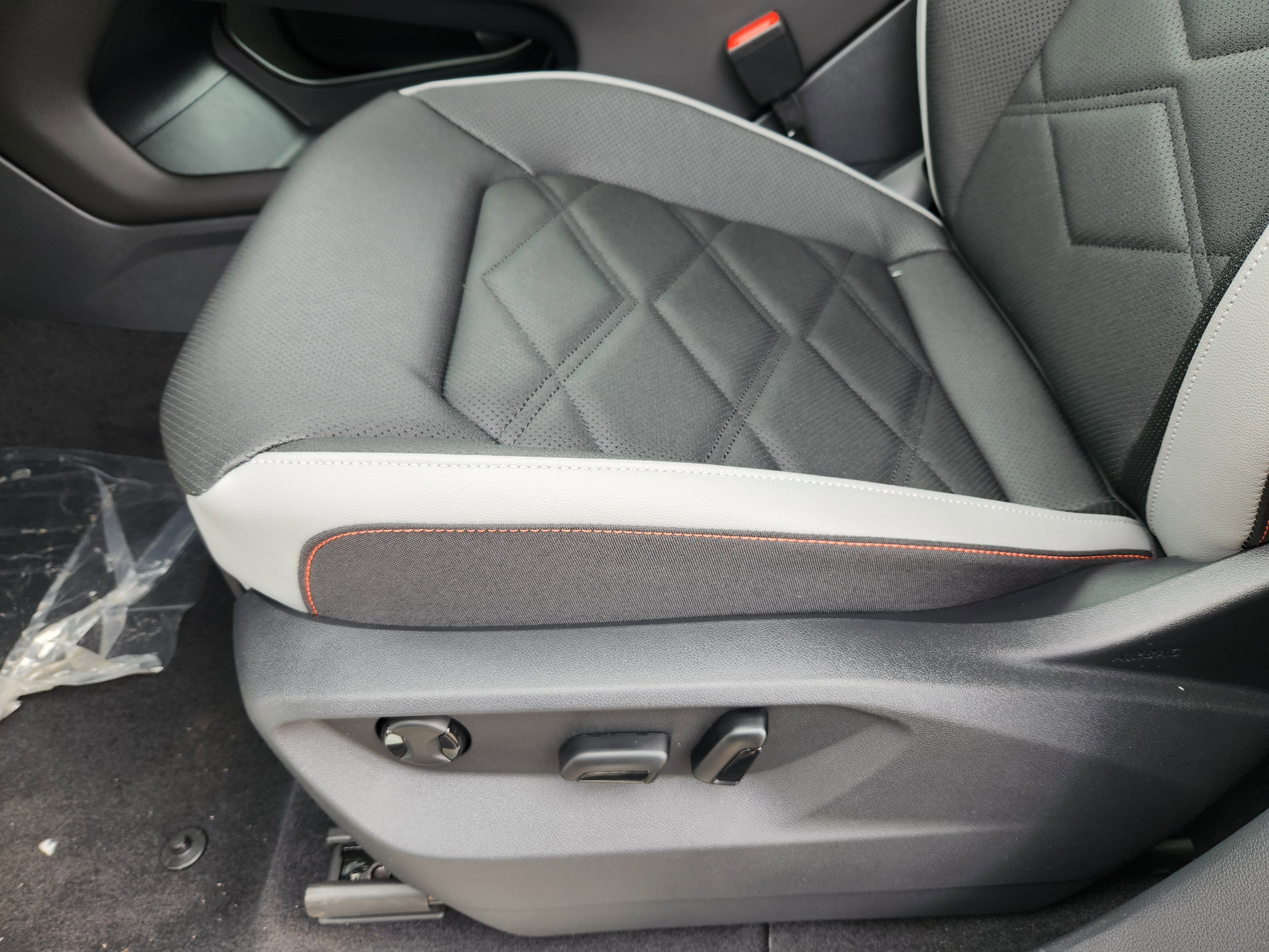 New 2026 White Volkswagen 2.0T Peak Edition image 13