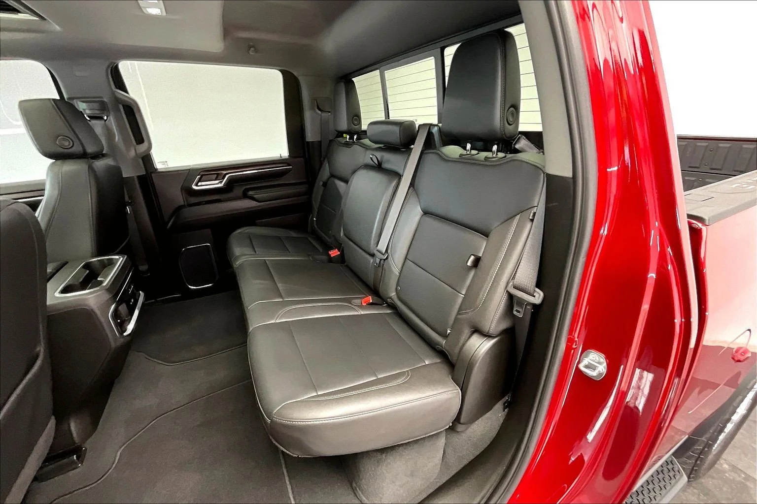 Used 2024 Volcanic Red Tintcoat GMC SLT image 19