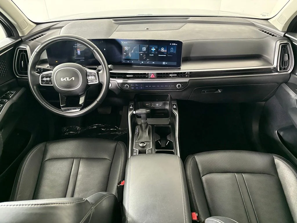 Used 2024 Black Kia S image 33