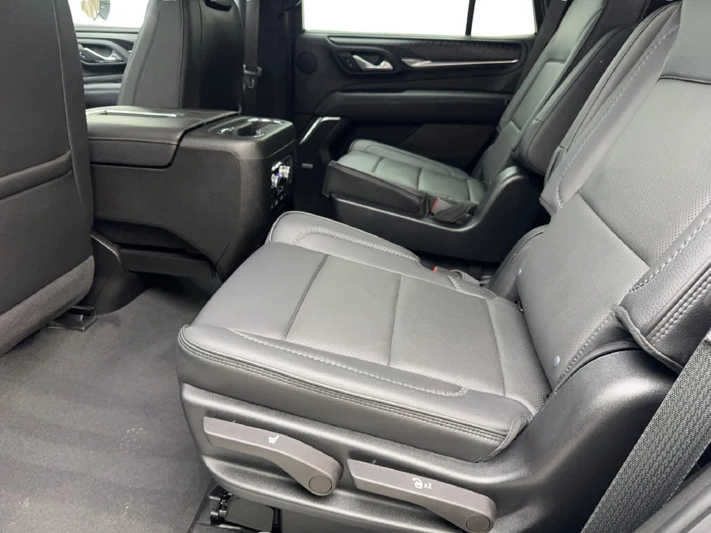 Used 2024 White GMC Denali image 36