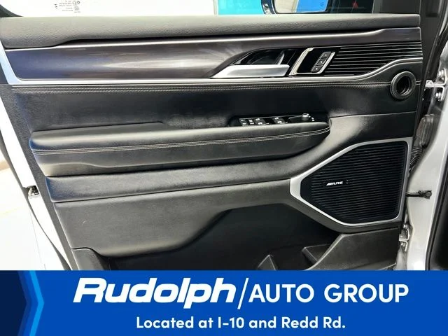 Used 2024 Silver Jeep Base image 10