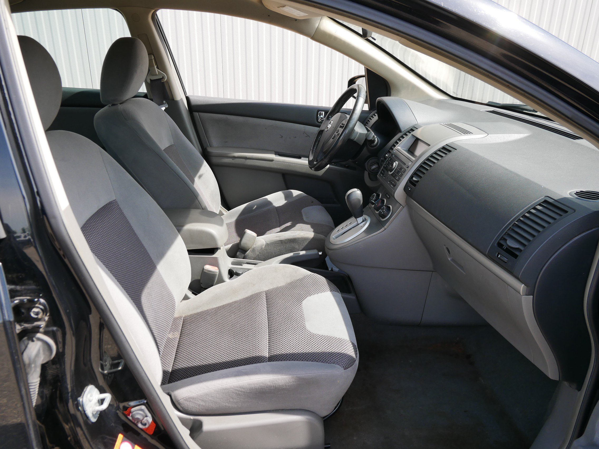 Used 2007 Black Nissan  image 14