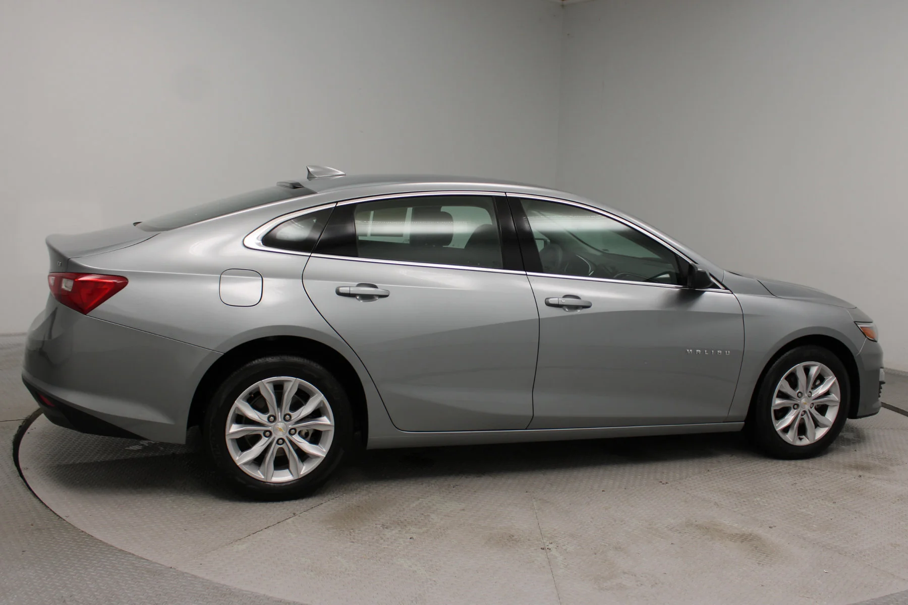 Used 2025 Sterling Gray Metallic Chevrolet 4dr Sdn 1LT image 23