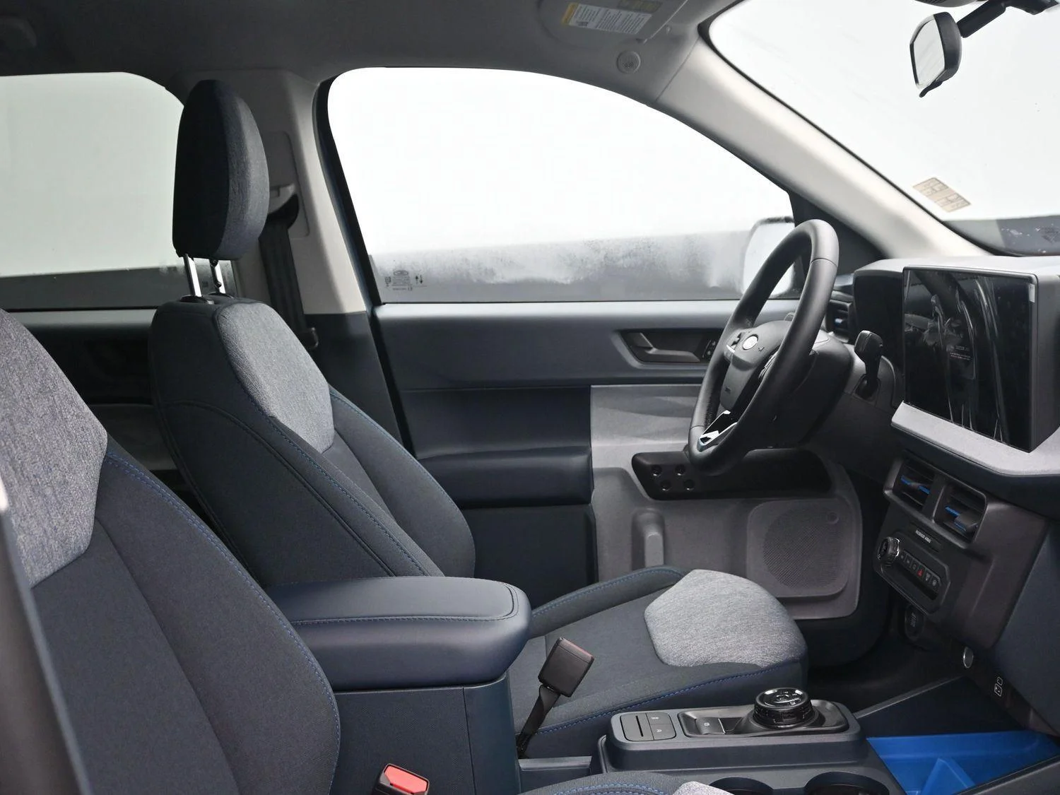 New 2026 Azure Gray Metallic Tri-Coat Ford XLT image 9