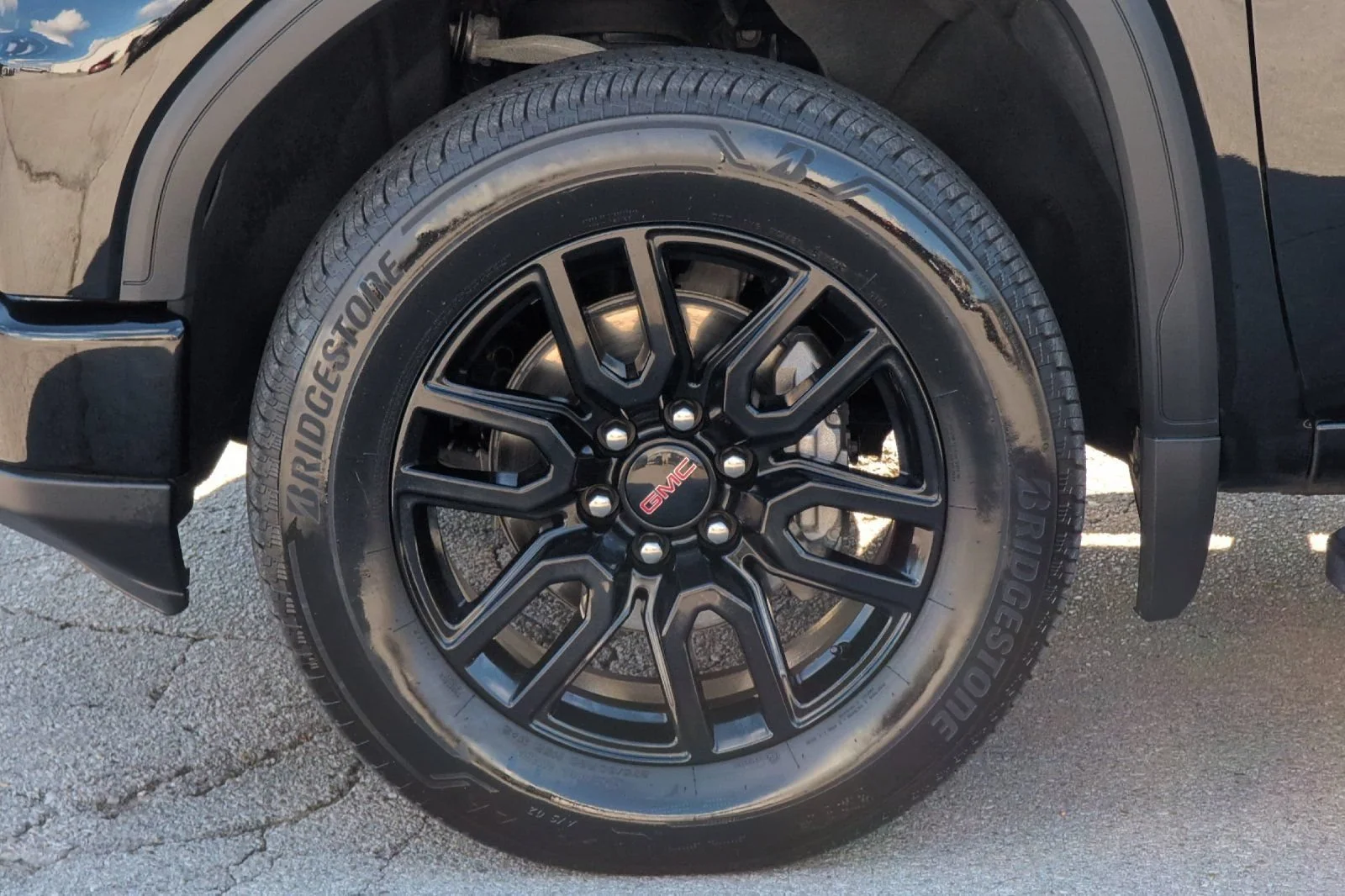 Used 2024 Onyx Black GMC Elevation image 27