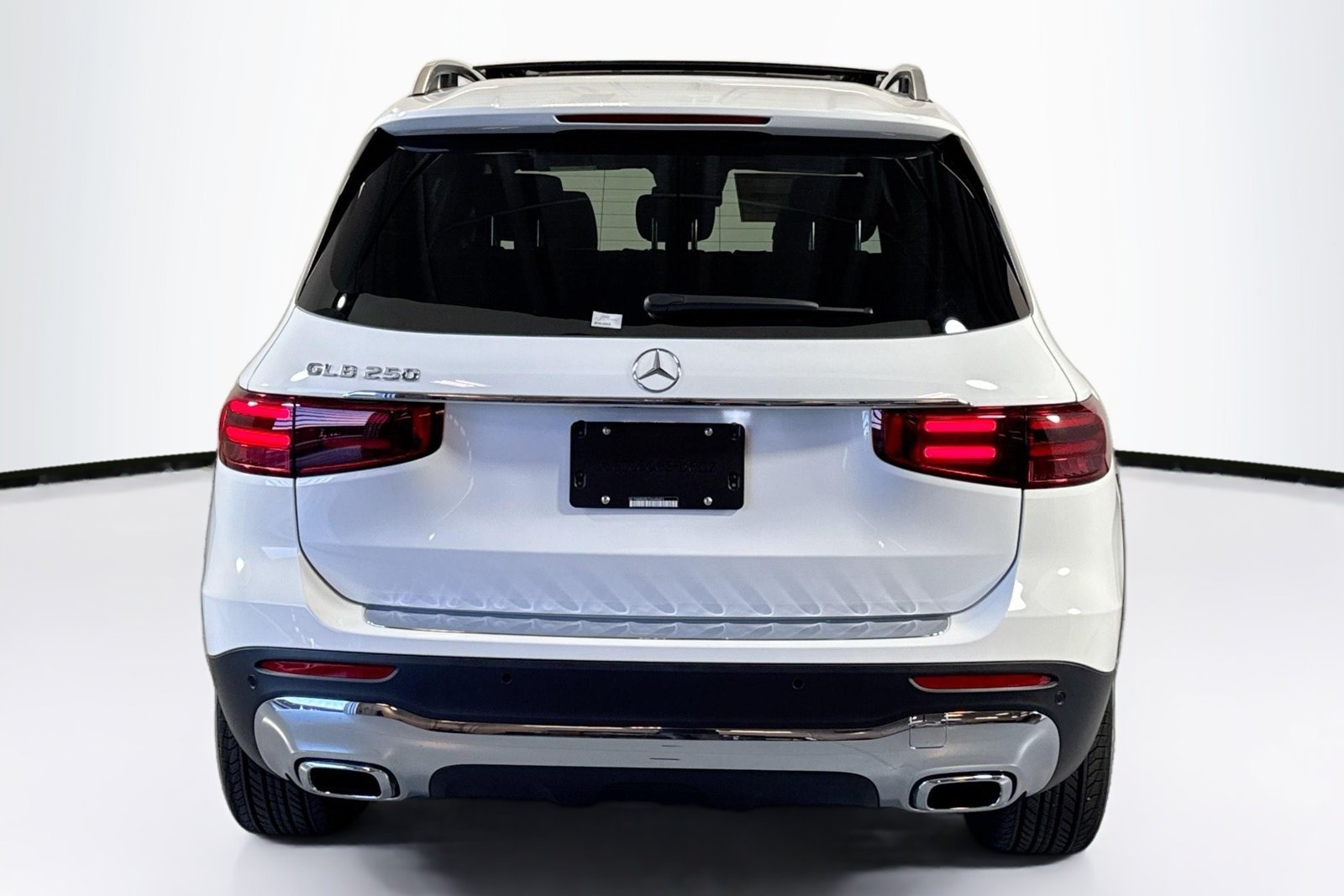 New 2026 Polar White Mercedes-Benz GLB 250 image 6